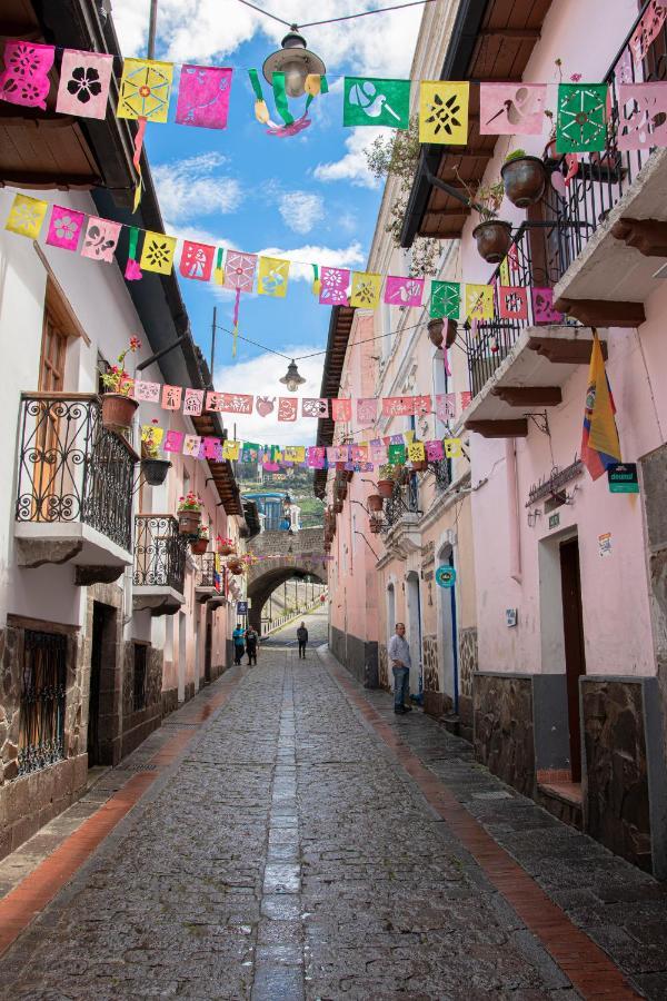 Hostal Carlos Luis กีโต ภายนอก รูปภาพ