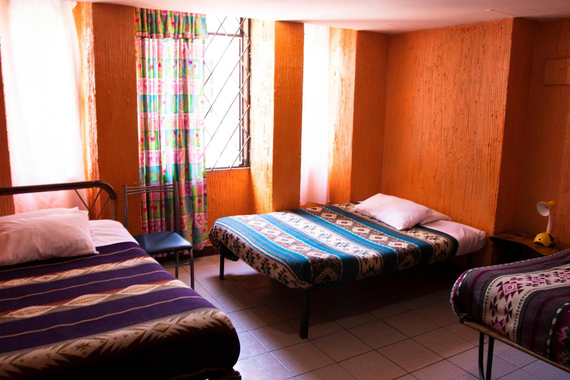 Hostal Carlos Luis กีโต ภายนอก รูปภาพ