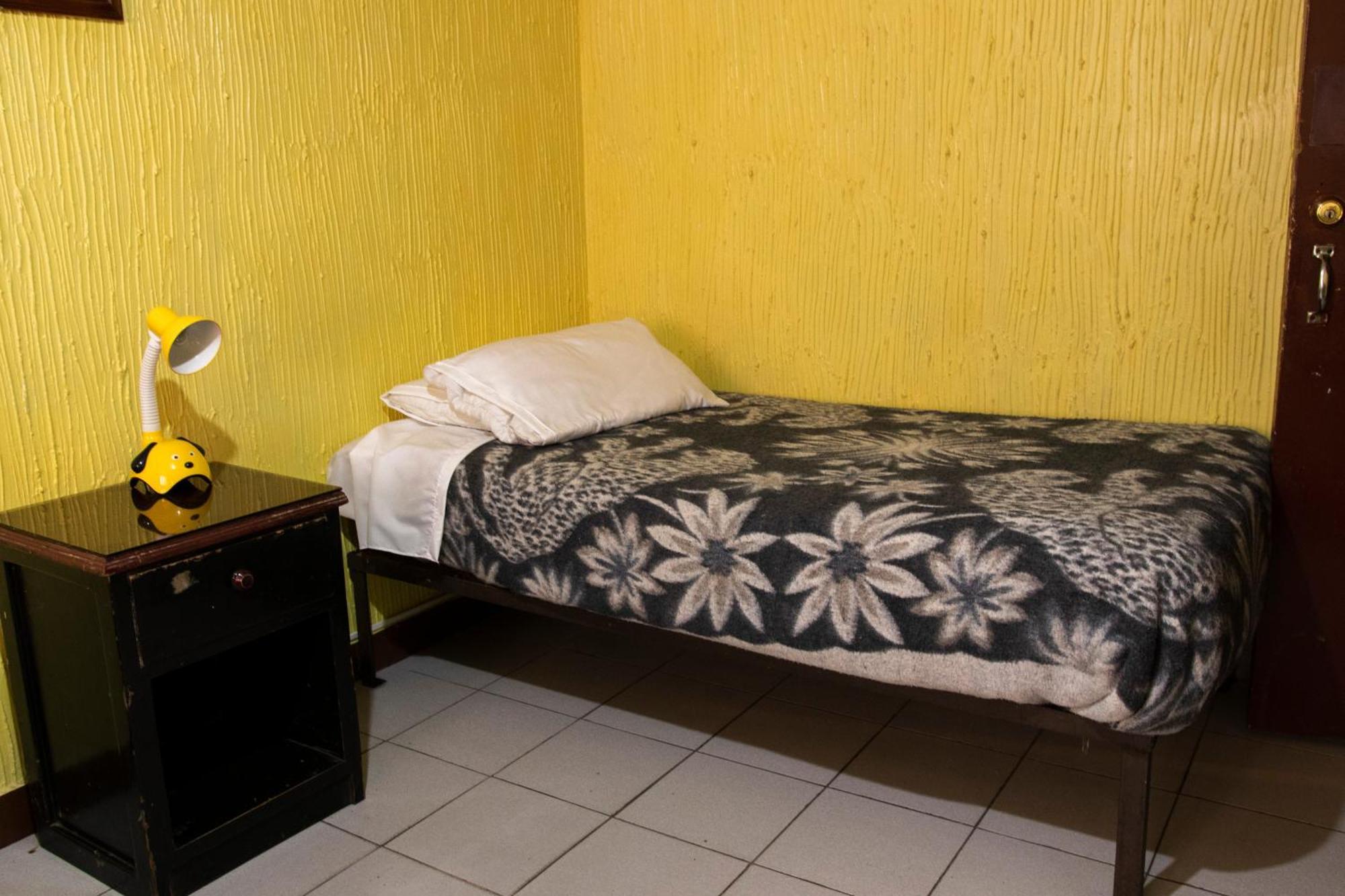 Hostal Carlos Luis กีโต ภายนอก รูปภาพ