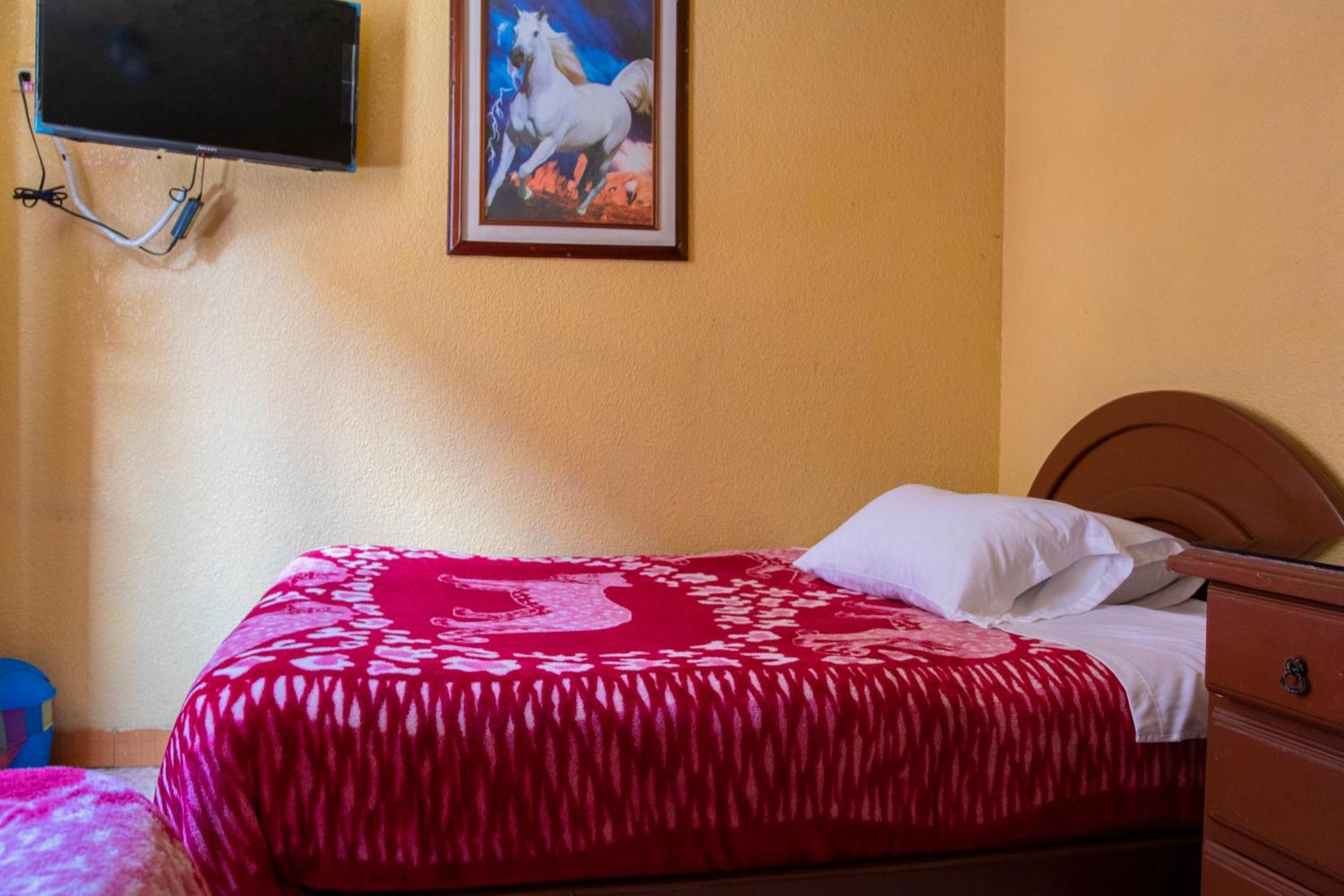 Hostal Carlos Luis กีโต ภายนอก รูปภาพ