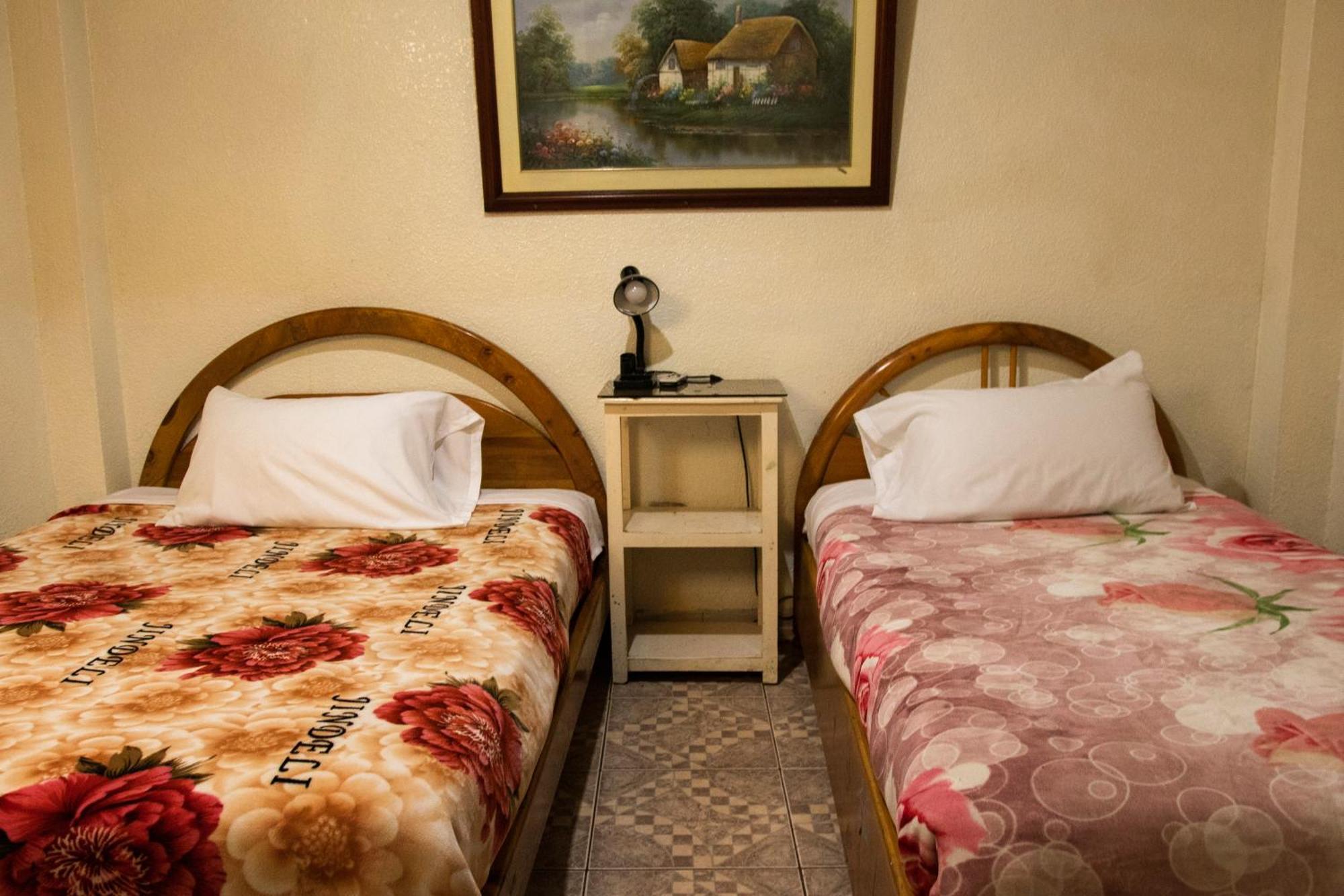 Hostal Carlos Luis กีโต ภายนอก รูปภาพ
