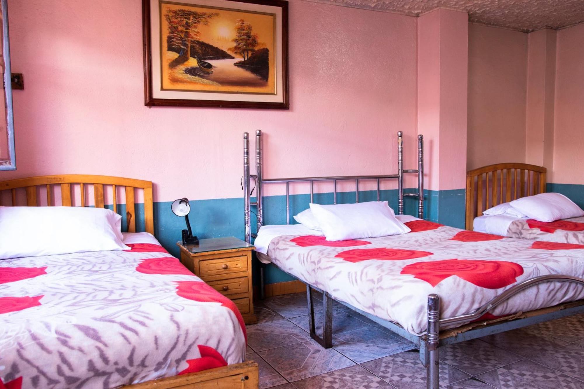 Hostal Carlos Luis กีโต ภายนอก รูปภาพ