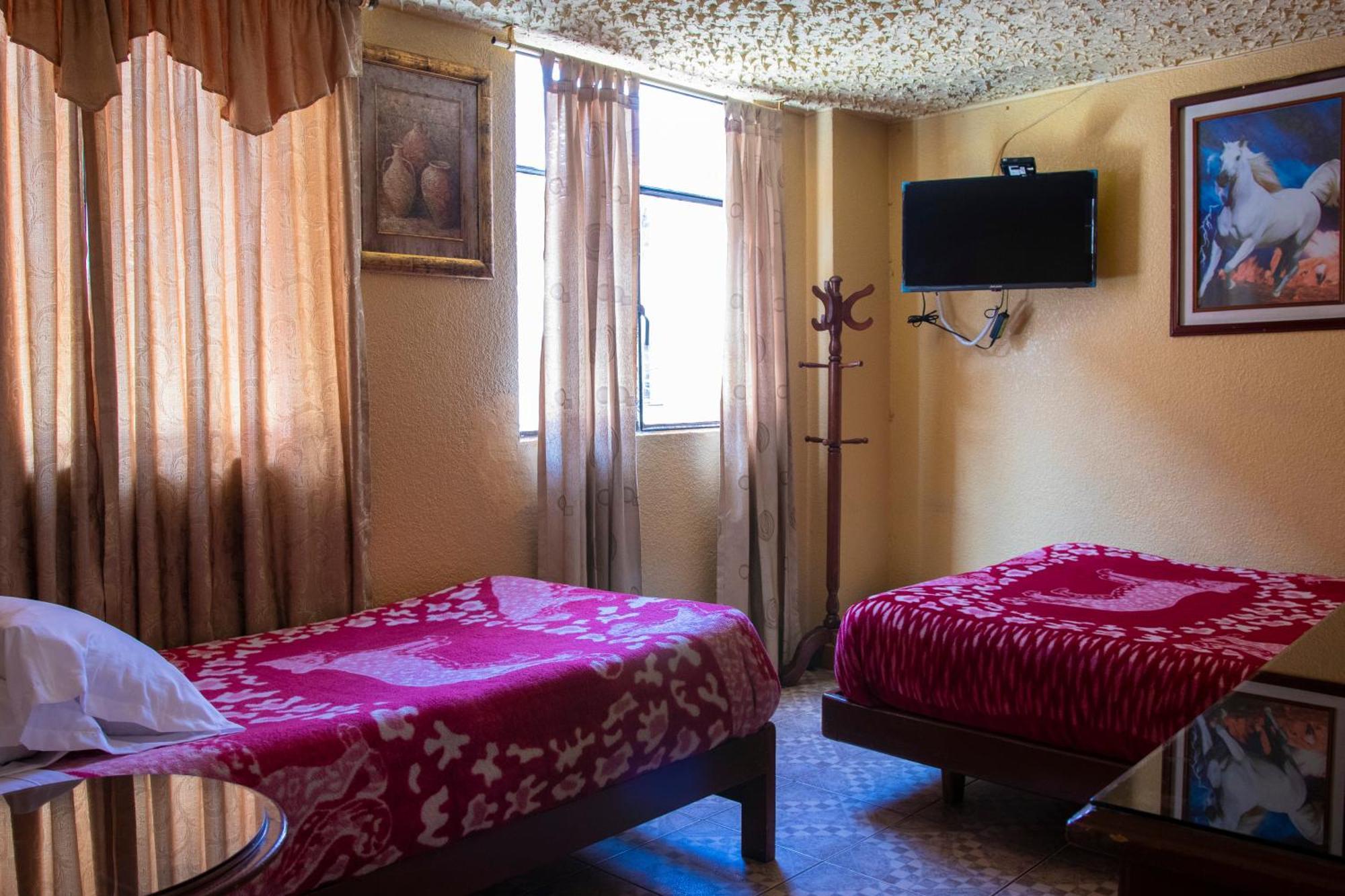 Hostal Carlos Luis กีโต ภายนอก รูปภาพ